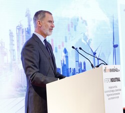 Don Felipe durante su intervención en el X Foro Industrial de El Economista